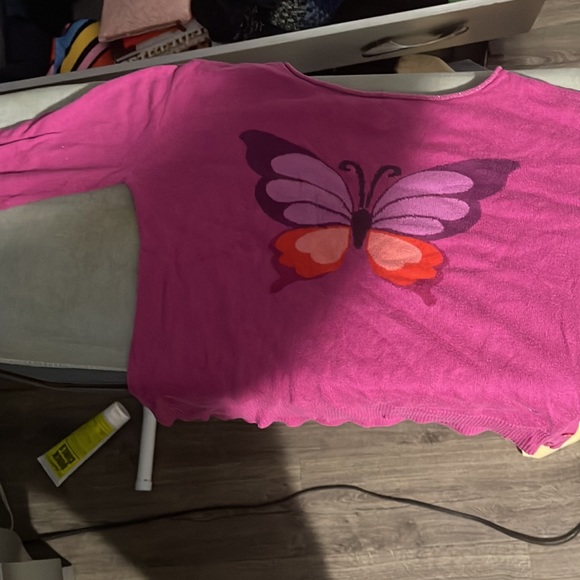 I’m selling a sweater from gap kids. - Picture 2 of 2